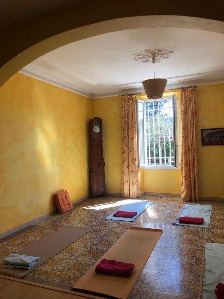 Chambre 3 Personnes Avec Salle De Bain Dans Mas Du Luberon Robion en Luberon Luaran gambar